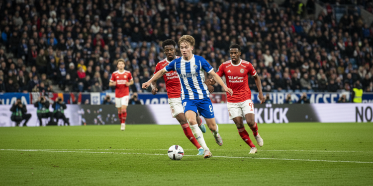 Lucas Bergvall fuels Chelsea and Arsenal £50m transfer battle