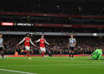 Arsenal to beat Newcastle 2-1 at Emirates in Premier League title chase