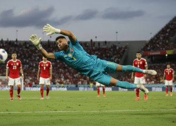 Wuilker Faríñez stars in Copa América to secure Venezuela goalless draw