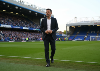 Andoni Iraola emerges as Chelsea frontrunner amid Manchester United interest