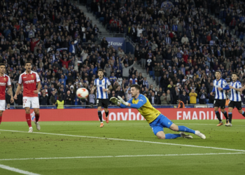 Espanyol draws 0-0 with Levante as Dmitrovic rescues point in 16-match slump