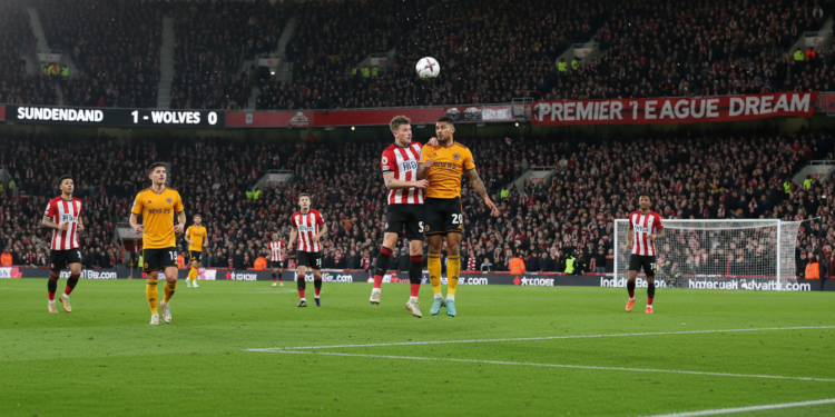 Sunderland seek Premier League revival at Molineux against relegated Wolves