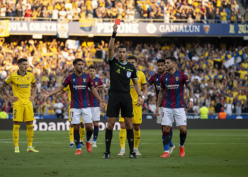 Villarreal hosts Levante at La Cerámica with Hernández Hernández officiating