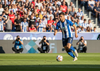 Porto winger Oskar Pietuszewski sparks transfer race among Liverpool Man Utd Chelsea