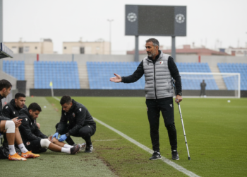 Levante coach Luís Castro confirms multiple injuries ahead of Osasuna clash