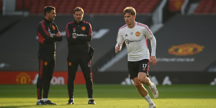 Manchester United targets Morgan Rogers after talks over Fernandes future