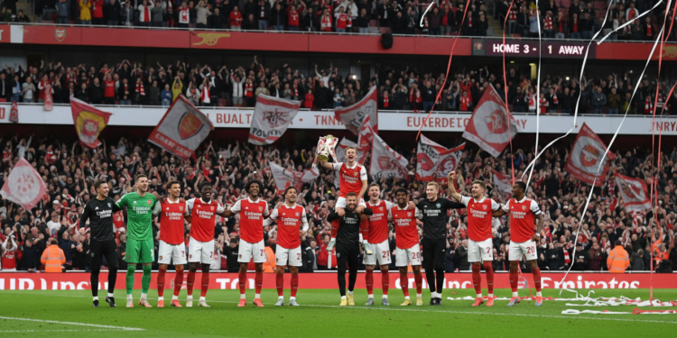 Arsenal eye victory at Emirates to close in on Premier League title