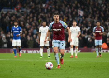 Manchester United target Jarrod Bowen as West Ham face relegation battle