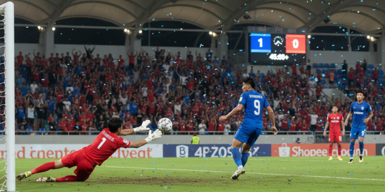 Buriram United take 1-0 lead over Selangor in Shopee Cup final