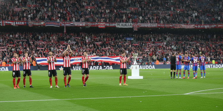Rayo Vallecano lauds fans after Conference League final defeat to Crystal Palace