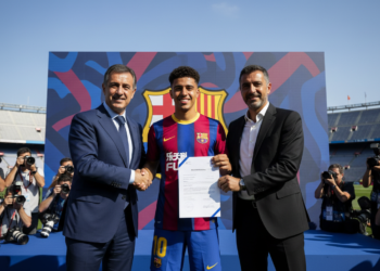 Barcelona complete signing of Anthony Gordon from Newcastle for €80m