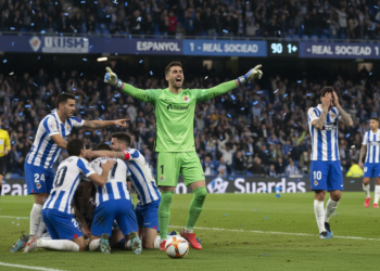 Espanyol hold Real Sociedad to 1-1 draw with late Fernández equalizer