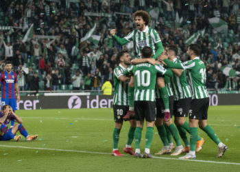 Real Betis edge past Levante 2-1 as Fornals seals victory