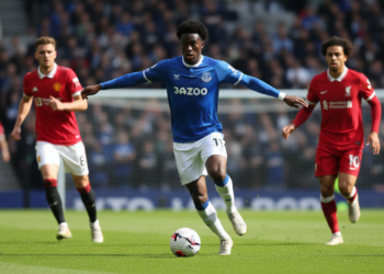 Iliman Ndiaye: Manchester United and Liverpool battle to sign Everton winger