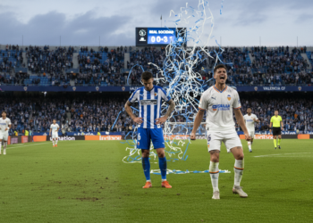 Valencia spoil Aritz Elustondo farewell at Anoeta with Hugo Duro strike