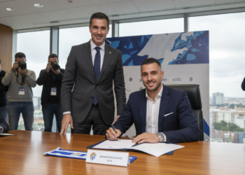 Carlos Protesoni signs two-year extension with Deportivo Alavés as captain until 2028