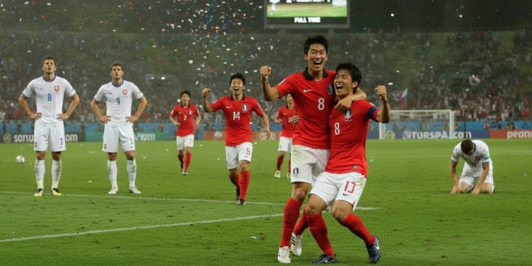 South Korea rallies to beat Czech Republic 2-1 in World Cup opener