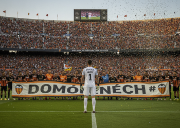 Jaume Doménech honored by Valencia in Mestalla tribute after retirement
