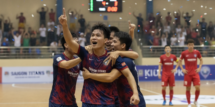 Saigon Titans climb to second in HDBank futsal with late Nguyen Thanh Tam winner