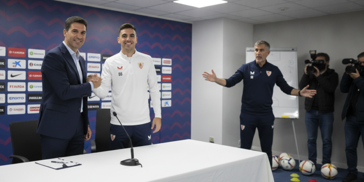 Sevilla signs Jon Guridi as García Plaza readies preseason amid losses