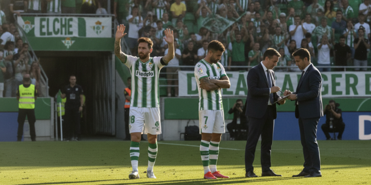 Elche confirms Leo Petrot departure as Josan renewal talks continue