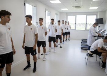 Sevilla Undergoes Pre-Season Medicals, Calls Up Nine Academy Players