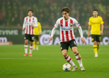 AZ Alkmaar forward Sven Mijnans attracts Bundesliga and PSV interest