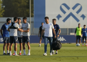 Brais Méndez visits Real Sociedad to bid farewell after Columbus Crew move