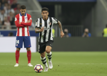 Atlético brings Vargas back early as Giménez's future hangs in balance