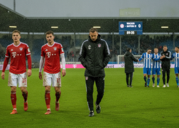 Bayern II suffer sixth straight defeat as Dante's side lose 2-0 to Wacker Burghausen
