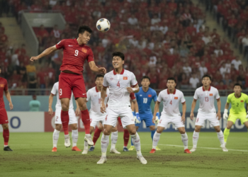 Singapore held to 0-0 draw by Vietnam but retains Group A lead