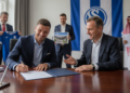 Edin Džeko signs one-year Schalke extension after rejecting three offers